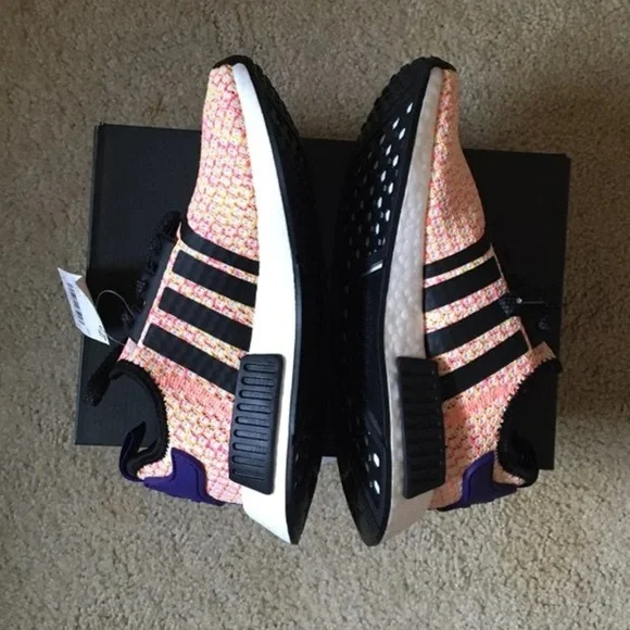 😍Adidas NMD R1 Solar Yellow - Picture 3 of 8